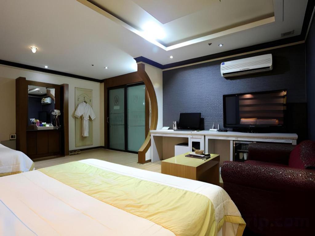 Hotel Head-One Uijeongbu Eksteriør billede