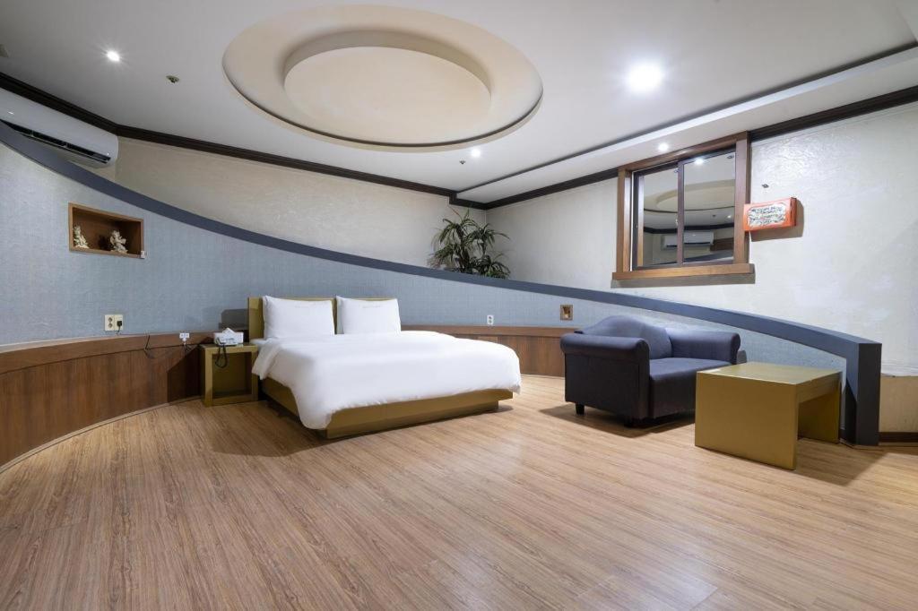 Hotel Head-One Uijeongbu Eksteriør billede