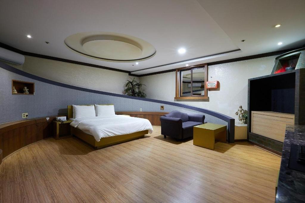 Hotel Head-One Uijeongbu Eksteriør billede
