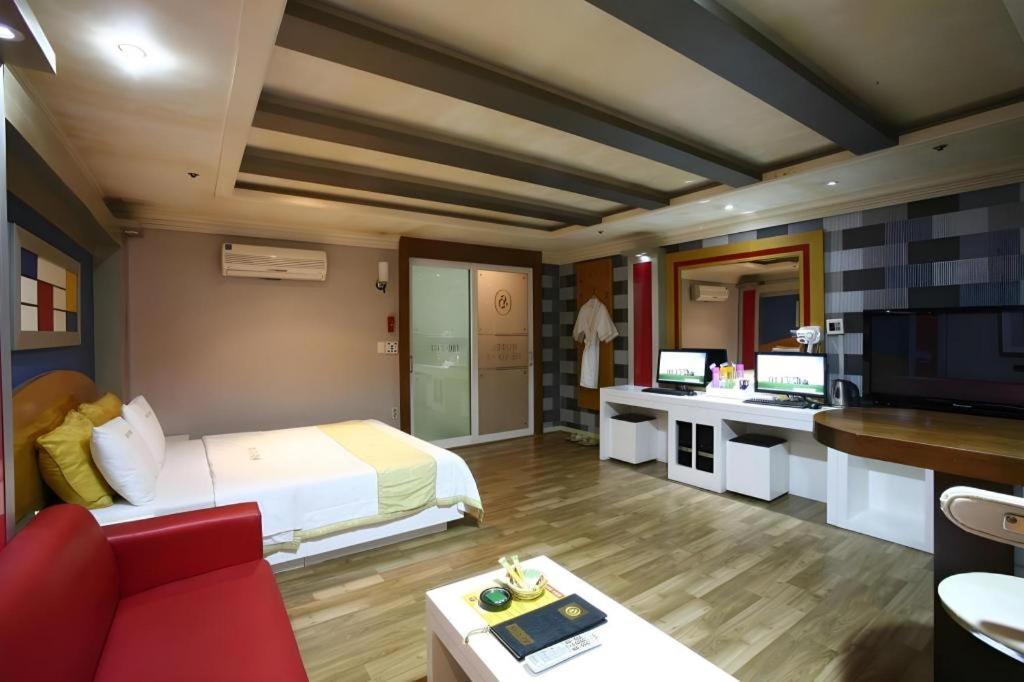 Hotel Head-One Uijeongbu Eksteriør billede