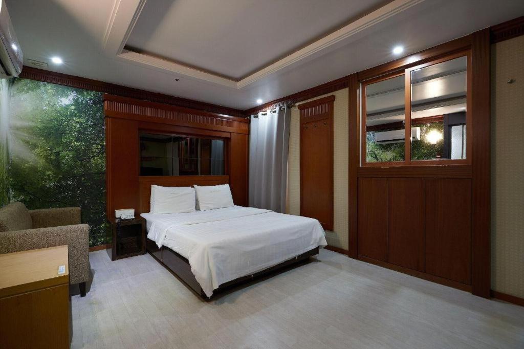 Hotel Head-One Uijeongbu Eksteriør billede